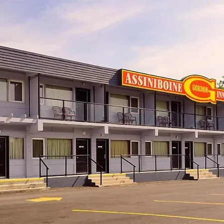 Travelodge By Wyndham Winnipeg Airport West-3